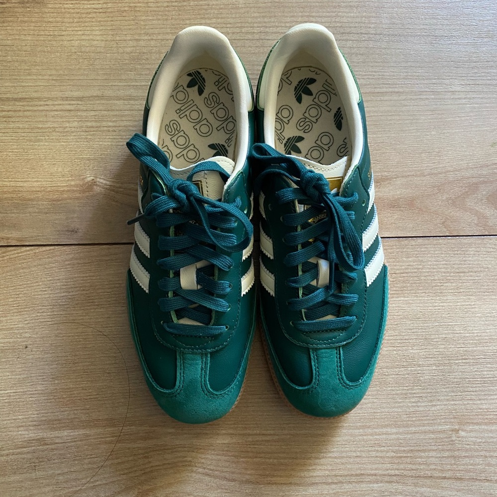 Women’s Green Sambas